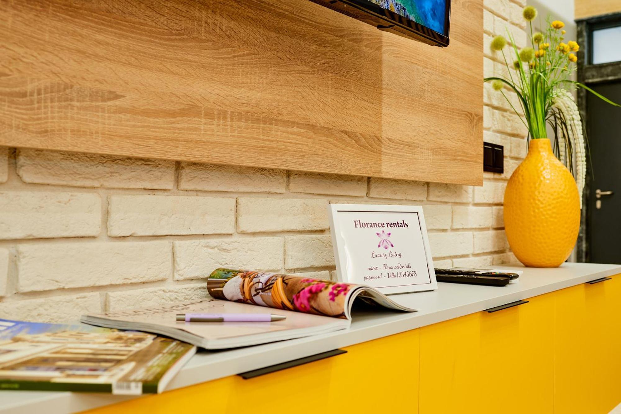 Florance Rentals Luxury Apartments In Burgas Esterno foto