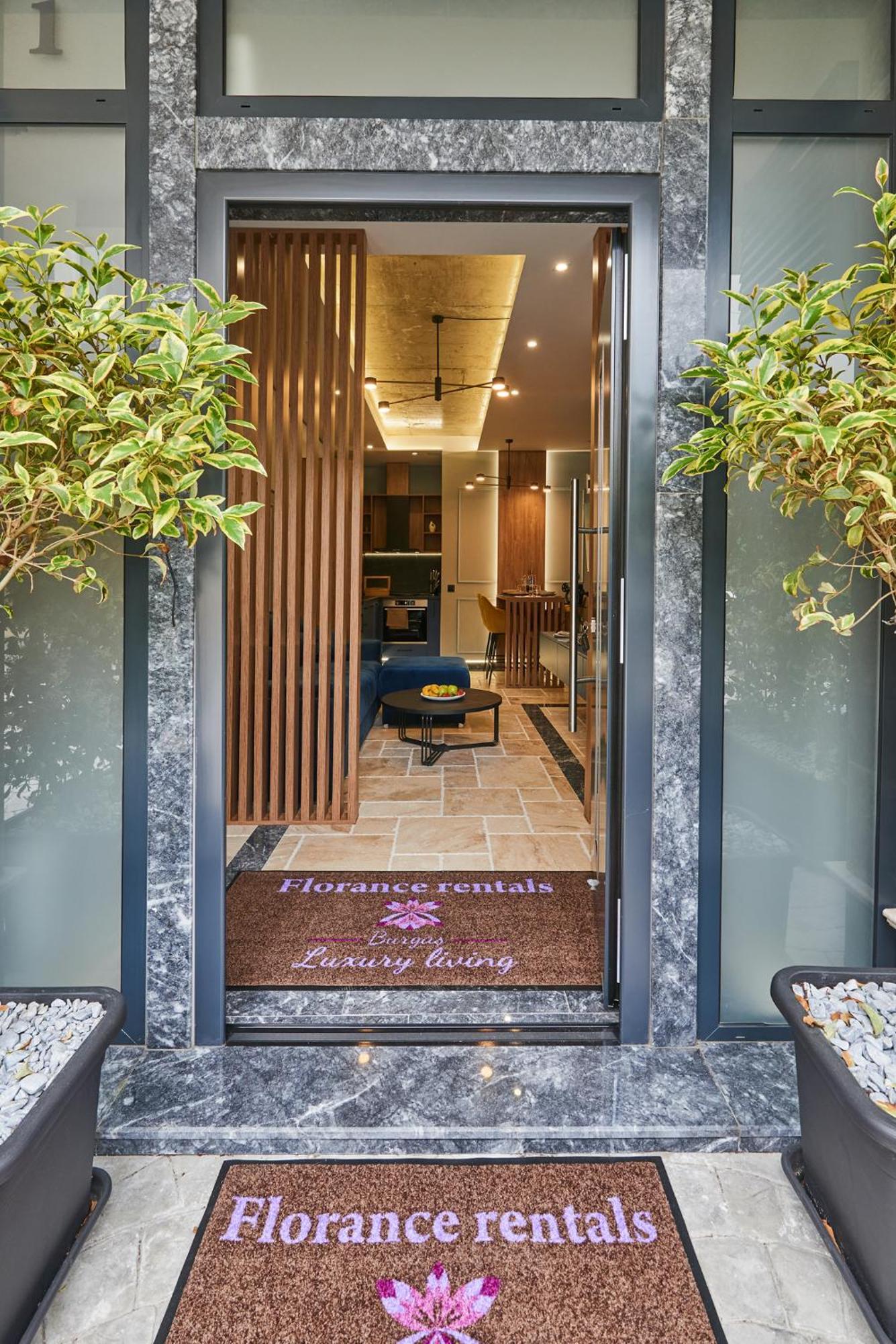 Florance Rentals Luxury Apartments In Burgas Esterno foto